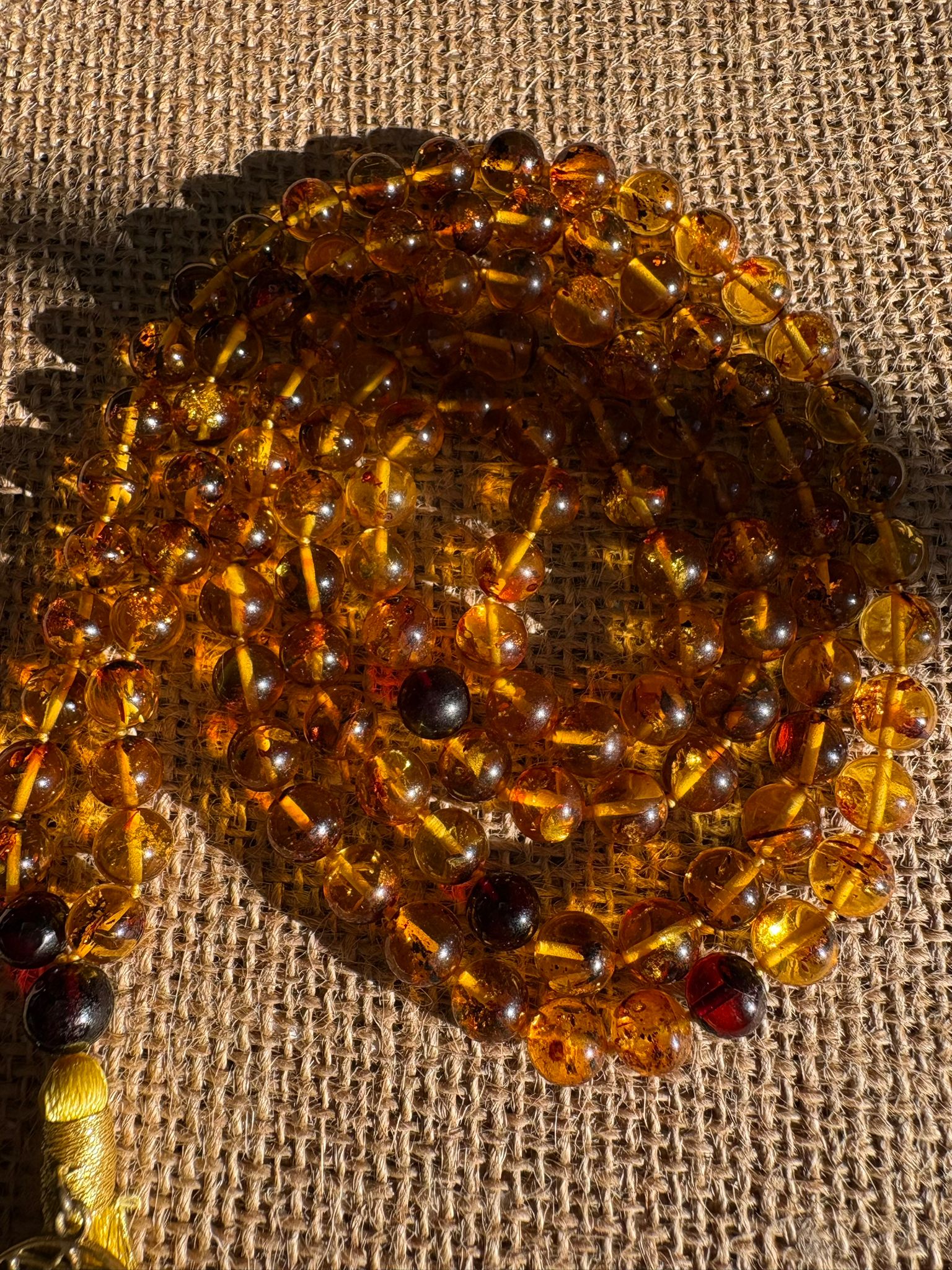 mala bijoux précieux ambre