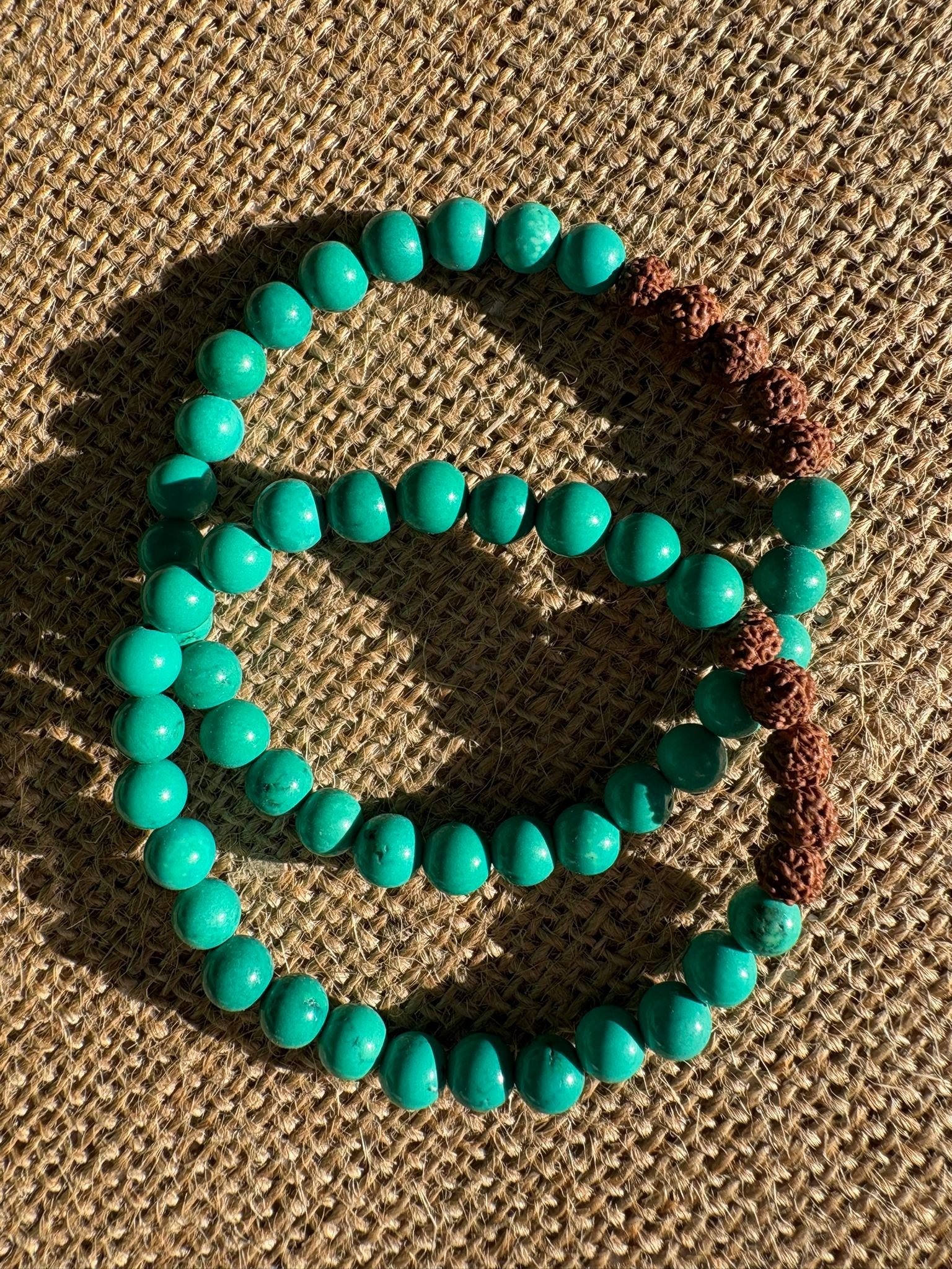 bracelets turquoise (howlite bleue)