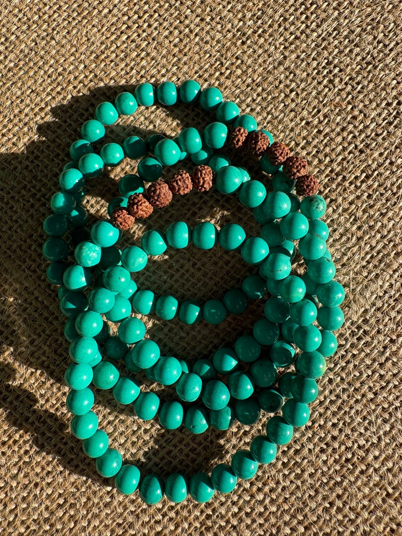 bracelets turquoise (howlite bleue)