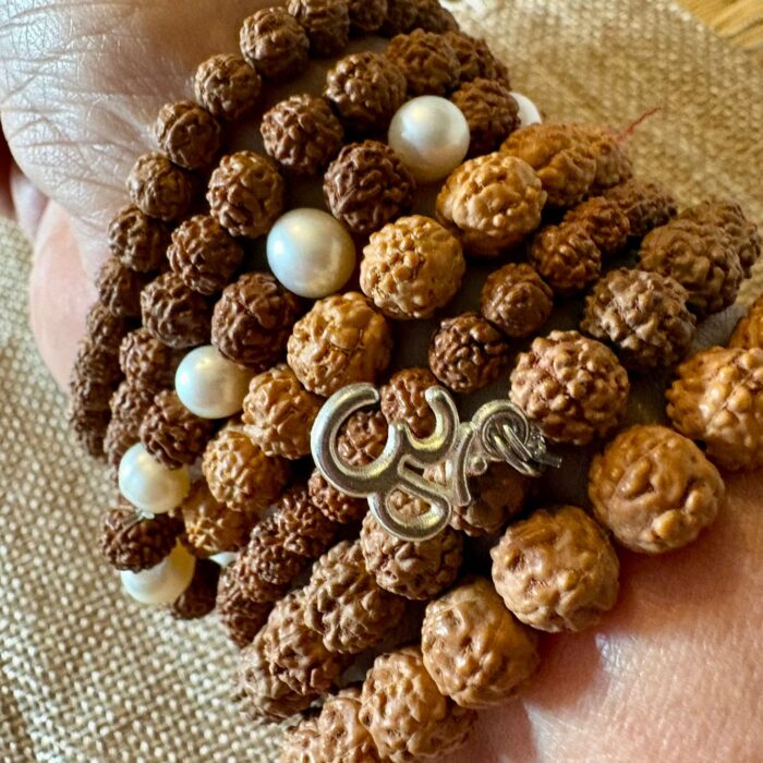 bracelets rudrakshas 8mm + 3 rudrakshas + om charms