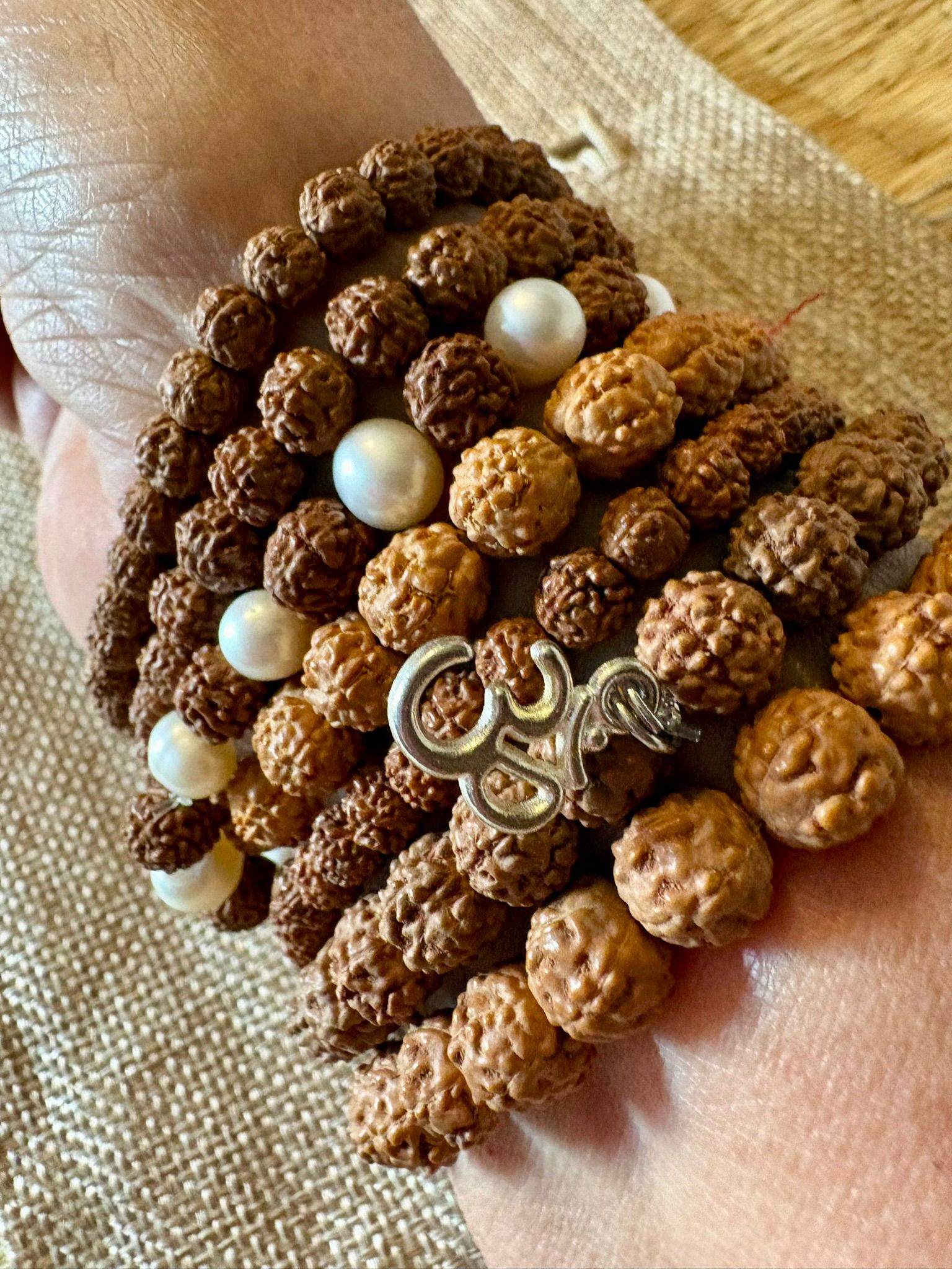 bracelets rudrakshas 8mm + 3 rudrakshas + om charms