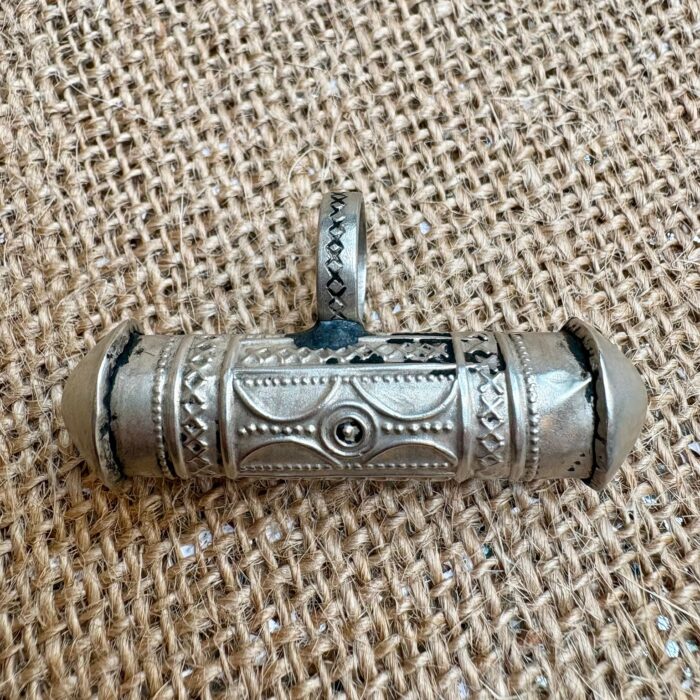 tour de cou en argent & Ébène artisanat touareg